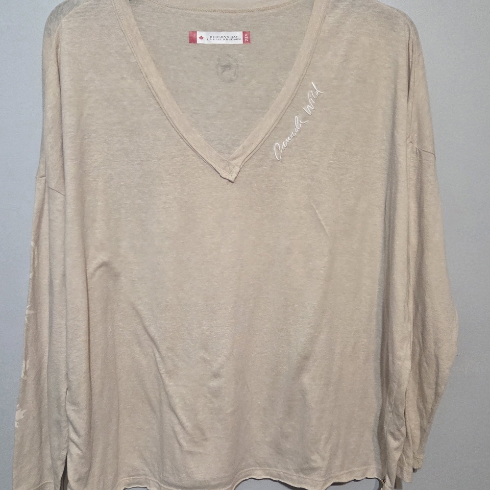 Hudson Bay XL Canada Wild Beige Long Sleeve V-Neck Ladies' Tshirt